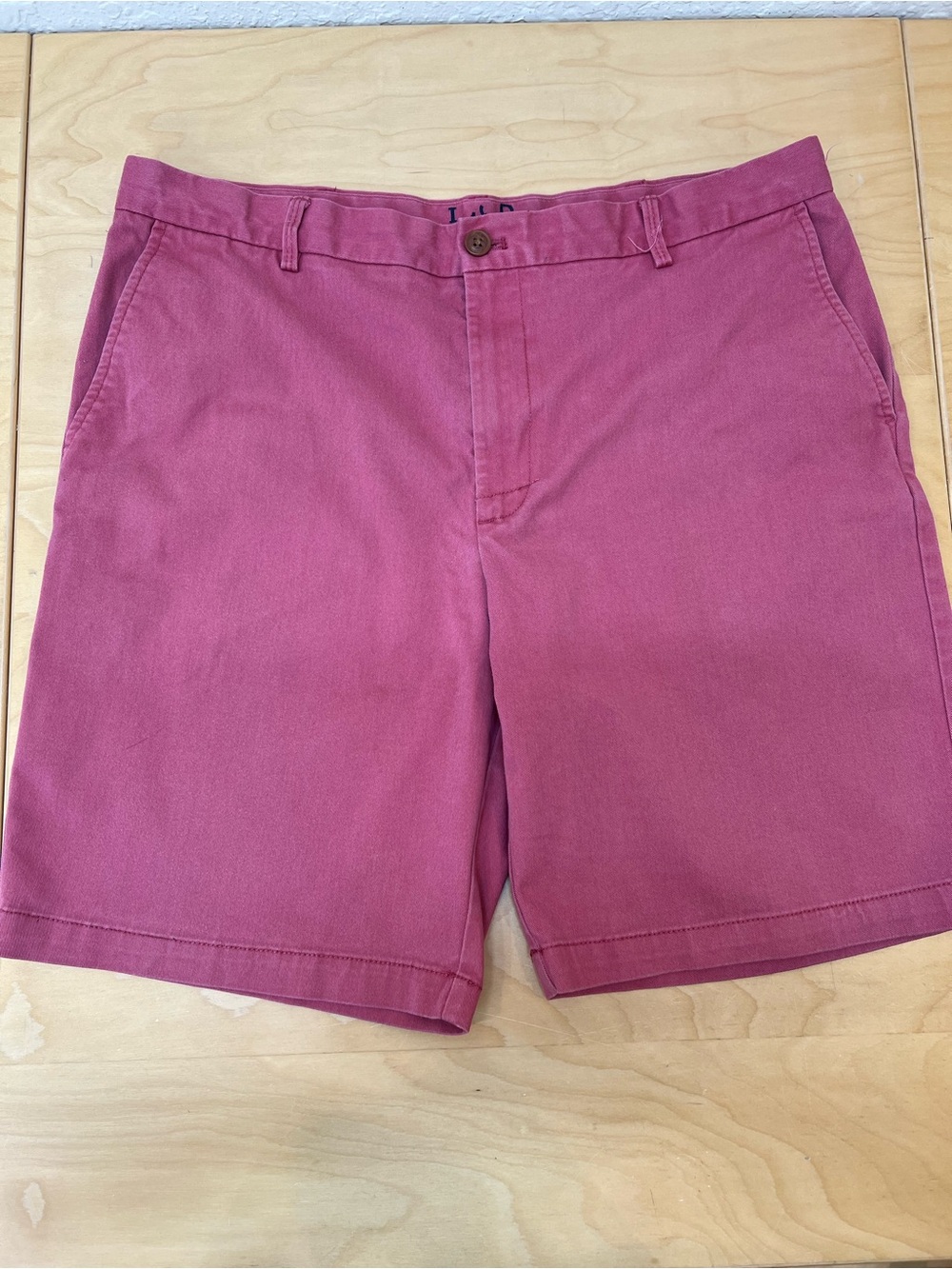Izod Men’s Rose-Pink Flat Front Chino Shorts size 36